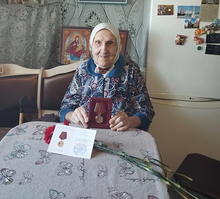 В Комаричском районе Брянщины вручили юбилейные медали в честь 80-летия Победы