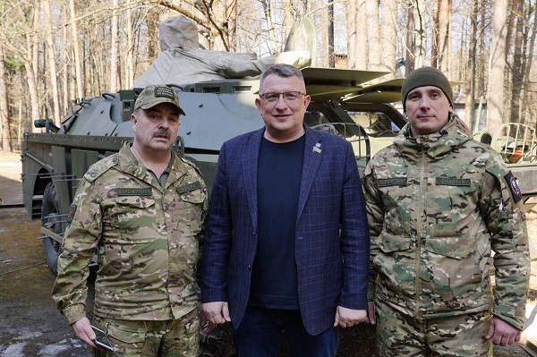 Бронетехнику «БАРС – Брянск» оборудуют противодроновыми «мангалами»