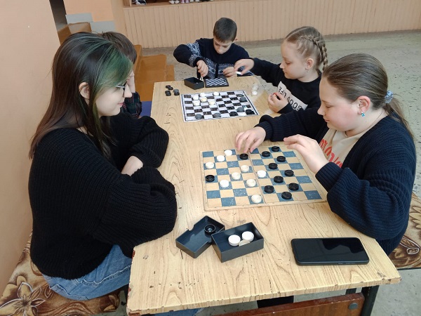 Соревнования по шашкам и теннису прошли в Орловском СДК