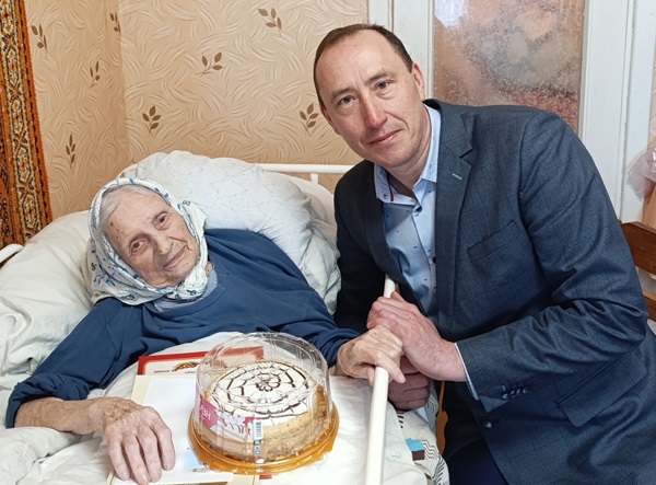 Жительницу Жуковки поздравили с 95-летием