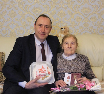 В Жуковском округе завершается вручение юбилейных медалей