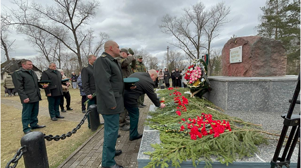 На мемориальном комплексе «Дулаг-142» в Брянске почтили память жертв концлагерей