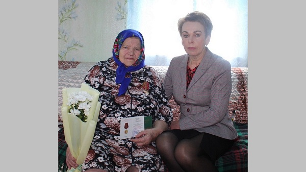 Юбилейные медали в честь 80-летия Победы  вручили в Гордеевском районе