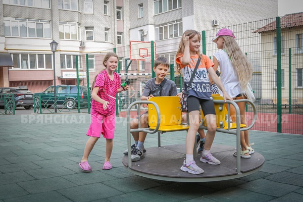 В Брянске отремонтируют семь дворовых территорий