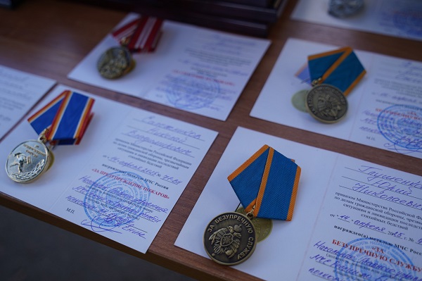 Губернатор Брянской области поздравил огнеборцев с праздником