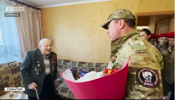 Ветеранов Великой Отечественной войны поздравил командир «БАРС-Брянск» Сергей Антошин