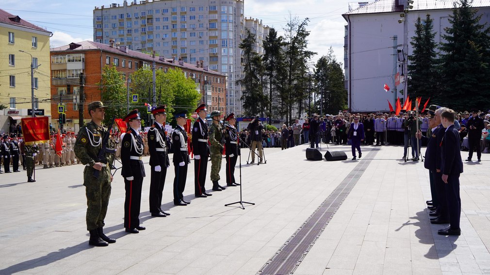 В Брянске завтрашние защитники Отечества принесли клятву верности ветеранам
