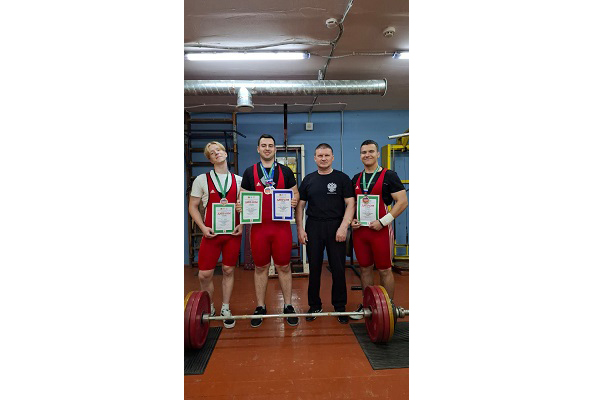 Жуковские спортсмены стали призерами областных соревнований по пауэрлифтингу