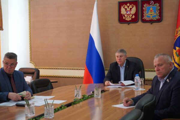 Губернатор Александр Богомаз принял участие в совещании под председательством министра обороны РФ