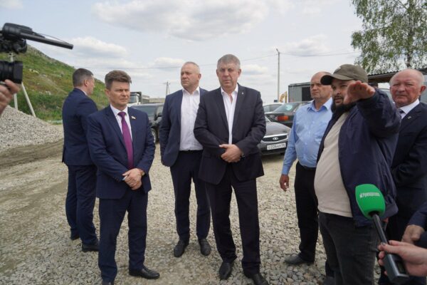 Губернатор проинспектировал строительство полигона по утилизации отходов в Большом Полпино