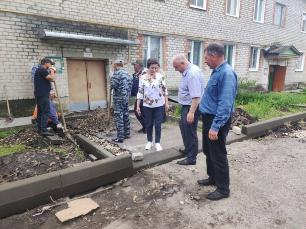 По программе «Городская среда» в Погаре идёт благоустройство дворов