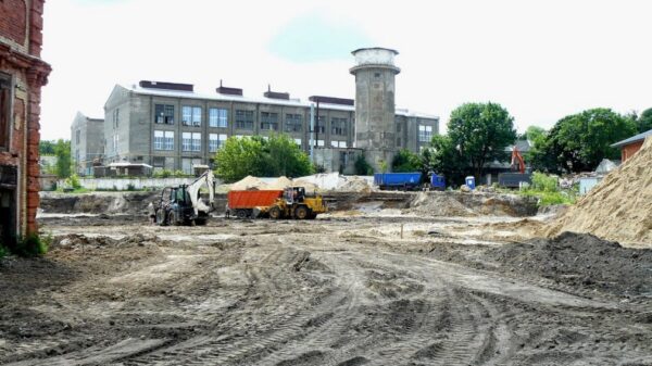 Депутаты областной Думы провели выездное заседание комитета в городе хрустальщиков