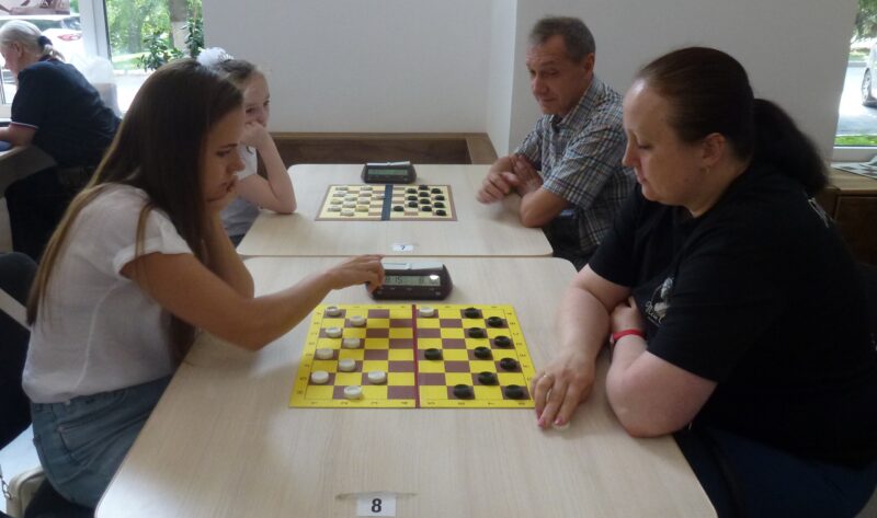 Чемпионат Брянской области по русским шашкам: победы мастеров