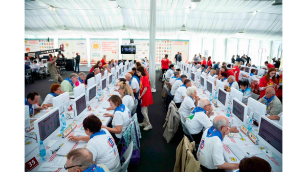 Брянские пенсионеры пробились в финал чемпионата России по компьютерному многоборью