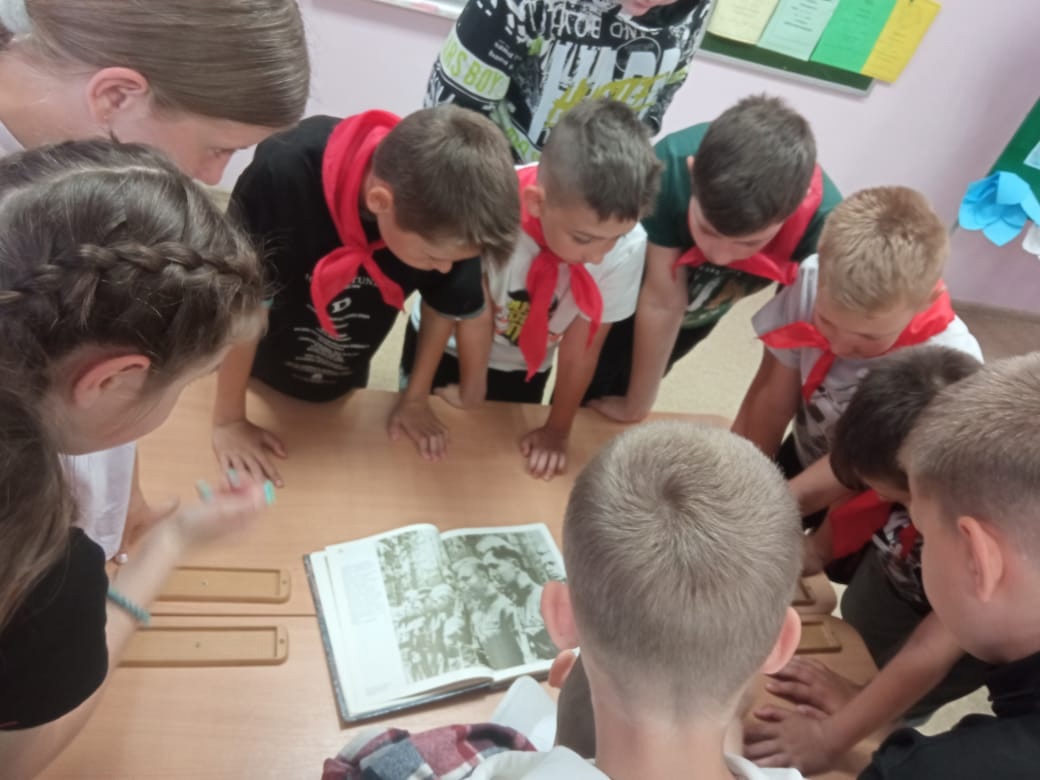 В Жуковской школе №1 прошёл исторический час ко Дню памяти и скорби