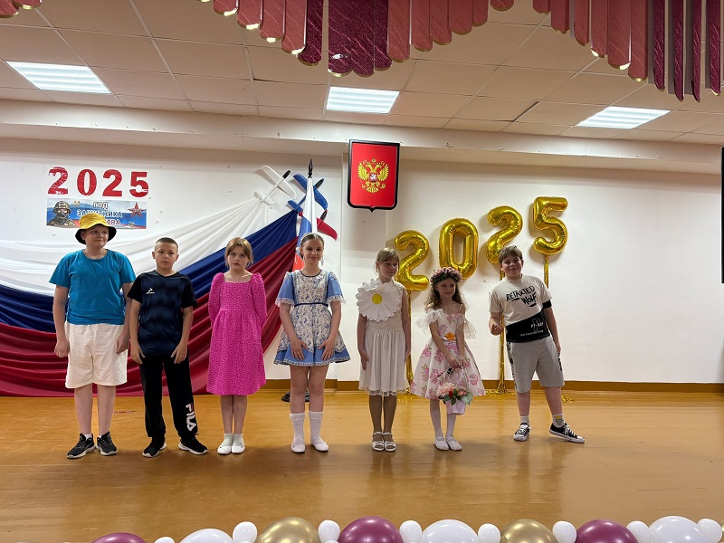 В школьном лагере лагере лицея выбрали прошёл конкурс «Мисс и Мистер — 2025»