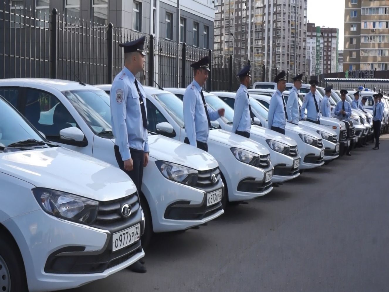 Брянские  полицейские  получили новые служебные автомобили