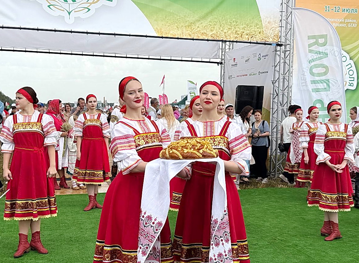 Под Брянском проходит традиционный «День поля»