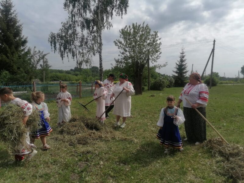 В Шамордино отметили фольклорный праздник сенокоса