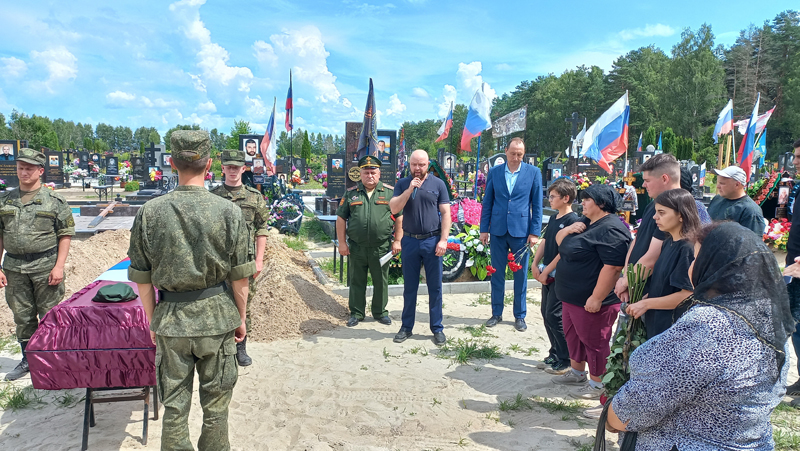 В Жуковке простились с героем-земляком Леонидом Лужецким