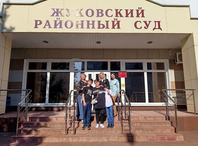 Суд восстановил в родительских правах жительницу ДНР и вернул ей сыновей.