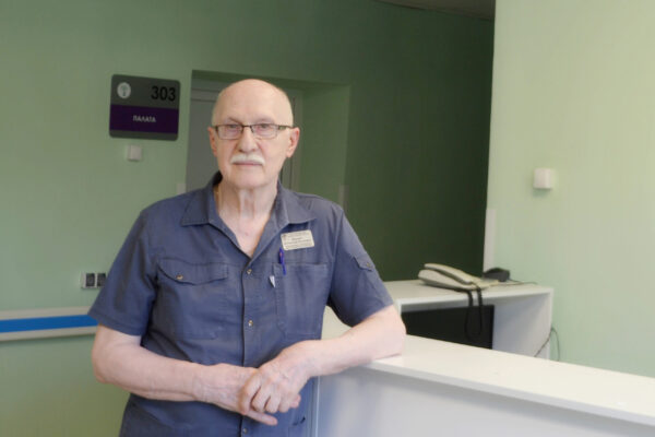 Вячеслав Берзин отметил 50-летие работы в Жуковской больнице