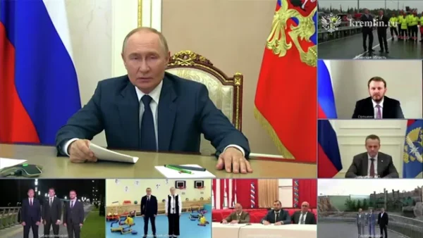 Президент России пообщался с брянским автодорожником об условиях работы на объекте