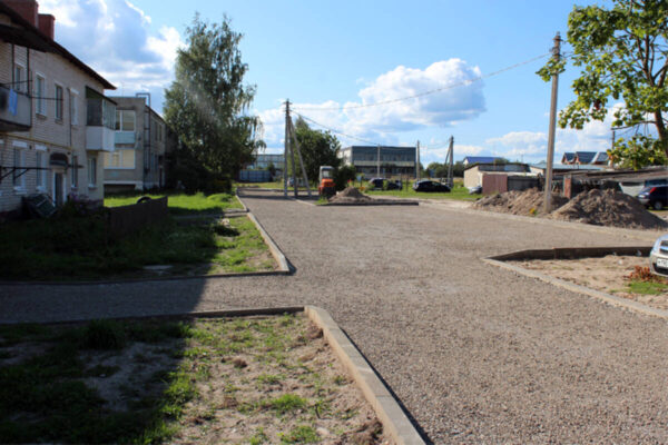 В брянской Суземке ведётся благоустройство дворовых территорий