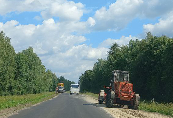 В Овстуге завершается капремонт дороги