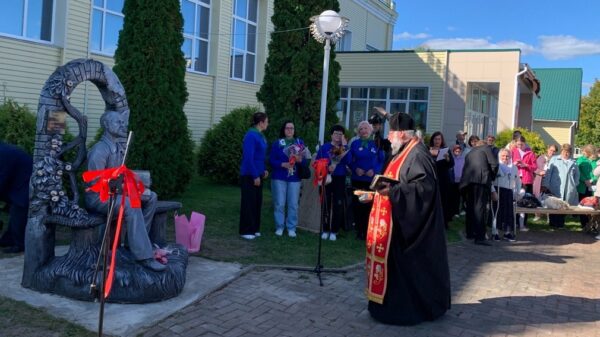 В Злынке в День города открыт памятник поэту Николаю Мельникову