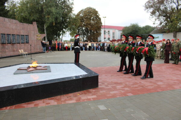 Жители Стародуба встречают День освобождения и День города