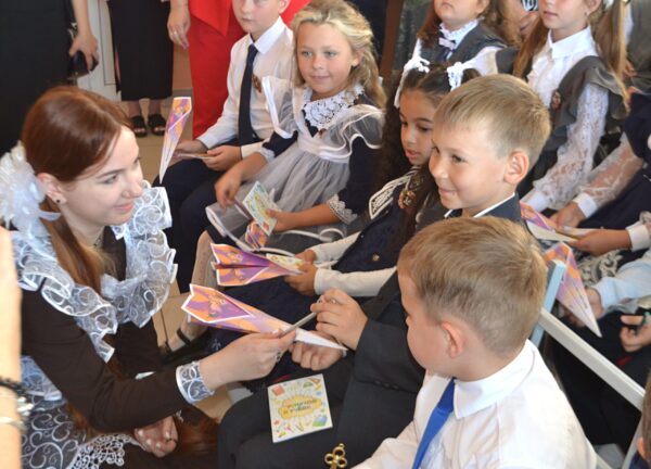 В Жуковской СОШ №2  прошла торжественная линейка «Здравствуй, школа!»