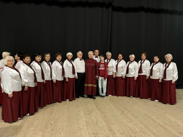 Десятки ветеранских хоров воспели славу защитникам Родины на фестивале в Брянске