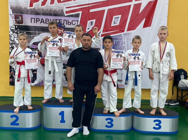 Жуковские рукопашники успешно выступили на соревнованиях в рянске