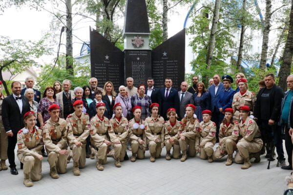 В Фокинском районе продолжают обновлять воинские мемориалы