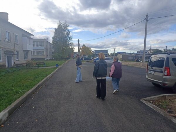 В брянской Суземке благоустроены дворы по улице Ленина