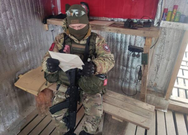 Бойцы «БАРС-Брянск» поблагодарили детей за поддержку в письмах