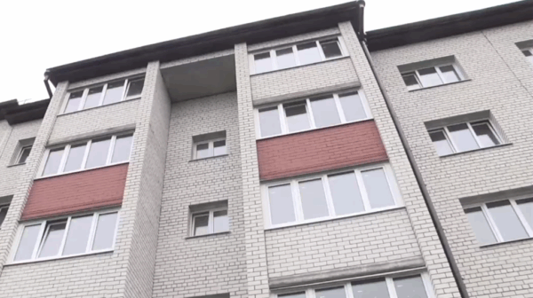 Вернувшийся с передовой житель Брянщины получил ключи от новой квартиры