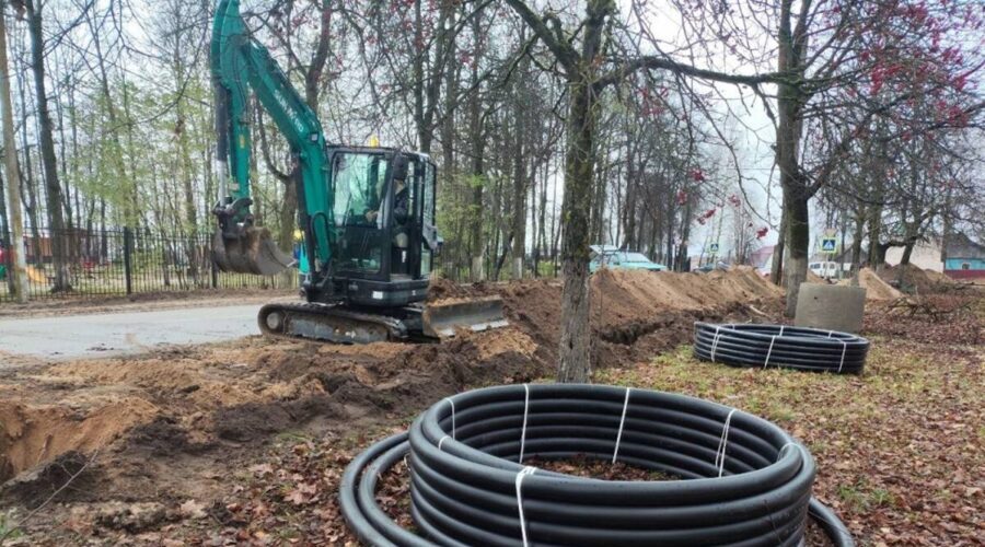 В брянской Клетне продолжается реконструкция водопровода