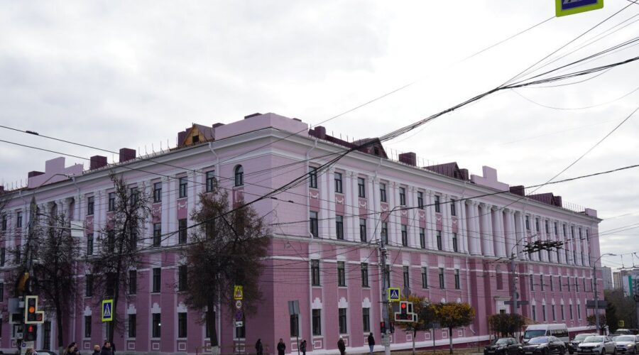 Александр Богомаз проинспектировал ход работ в филиале «Сеченовки»