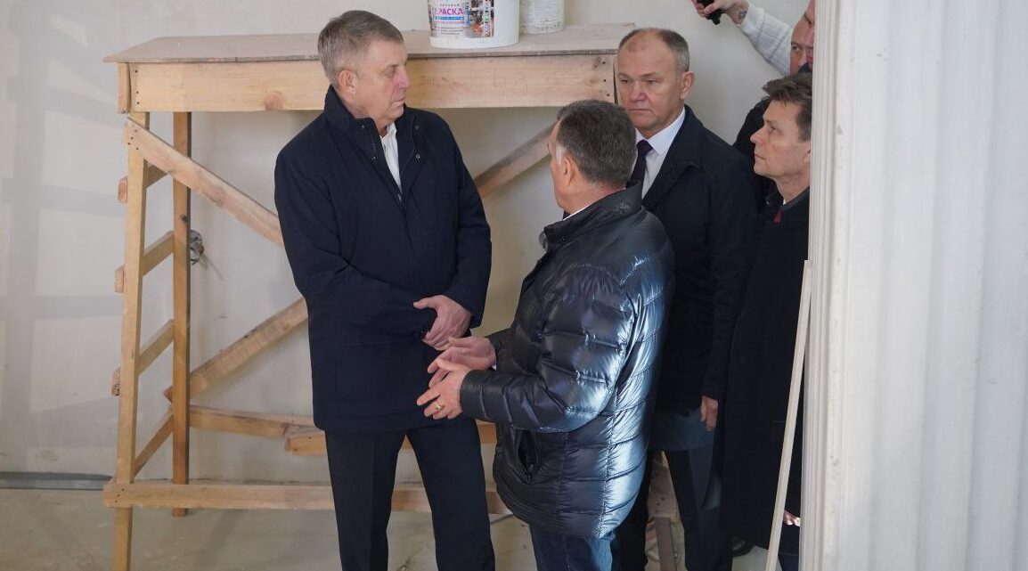 Александр Богомаз проинспектировал ход работ в филиале «Сеченовки»