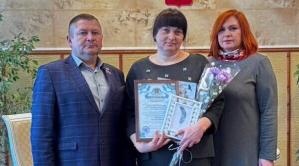 Жительнице Гордеевского района вручен сертификат на областной маткапитал