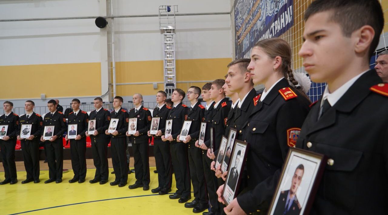 Губернатор приветствовал участников турнира по самбо памяти героев — земляков