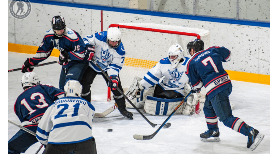 Брянские машиностроители открыли сезон в НХЛ победой над «нефтяниками»