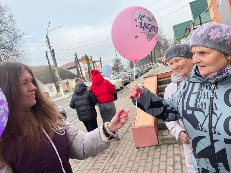 В Жуковке прошла акция  «Сердечко для мамы»