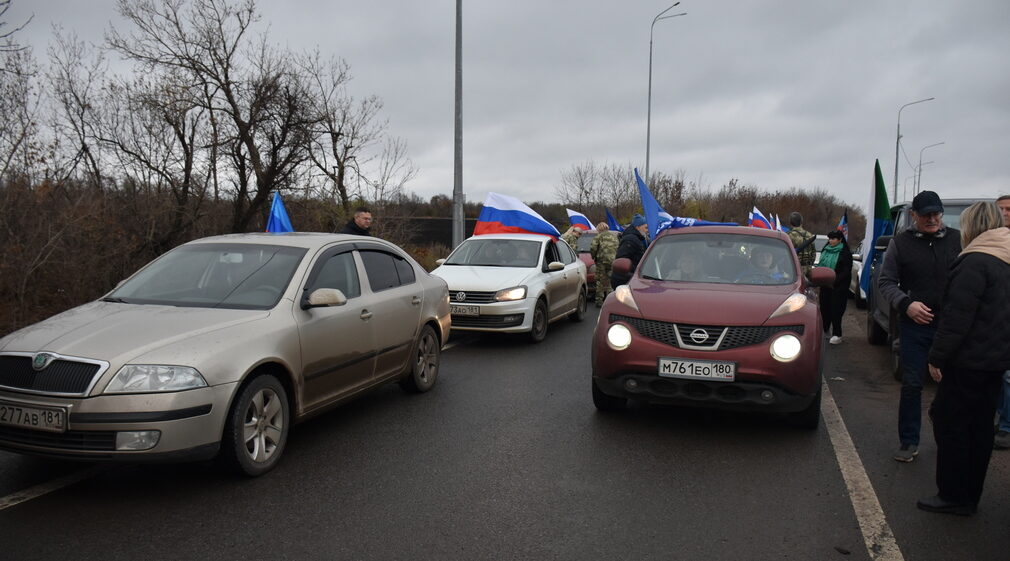 Представители Брянской области и Брянки встретились на границе ЛНР и ДНР