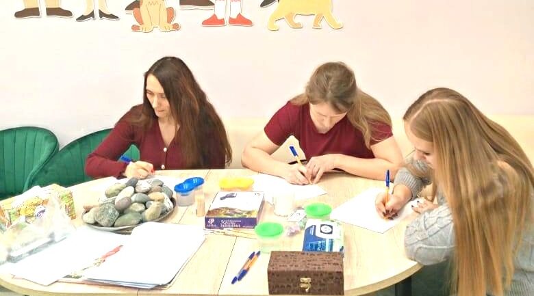 В Семейном МФЦ Жуковского социального Центра прошёл творческий тренинг