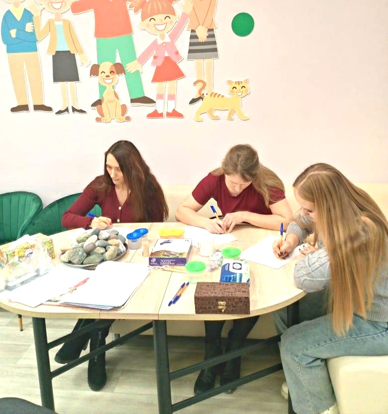 В Семейном МФЦ Жуковского социального Центра прошёл творческий тренинг