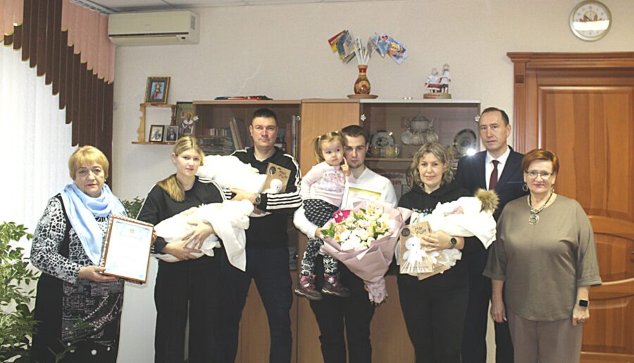 В семье жителей Жуковки Натальи и Евгения Квакухиных  родилась тройня