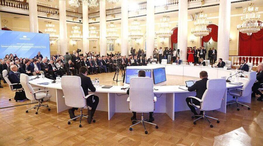 Председатель Брянской облдумы Валентин Суббот принял участие в Межфракционной конференции